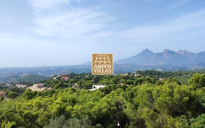 Storslått villa med vakker utsikt og privatliv i Sierra de Altea Golf.